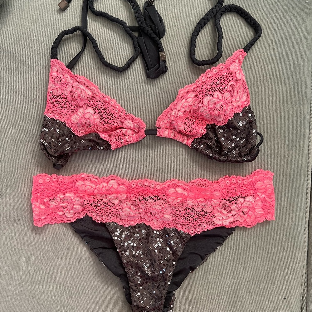 Beach Bunny Bikini 👙 Brand New Set shiny silver Pink Small NEW Sequence